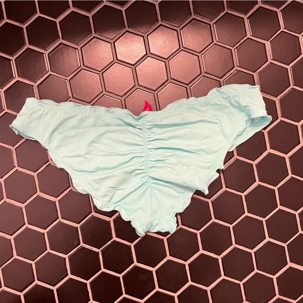 Ruched Victoria’s Secret Bikini Bottom - M